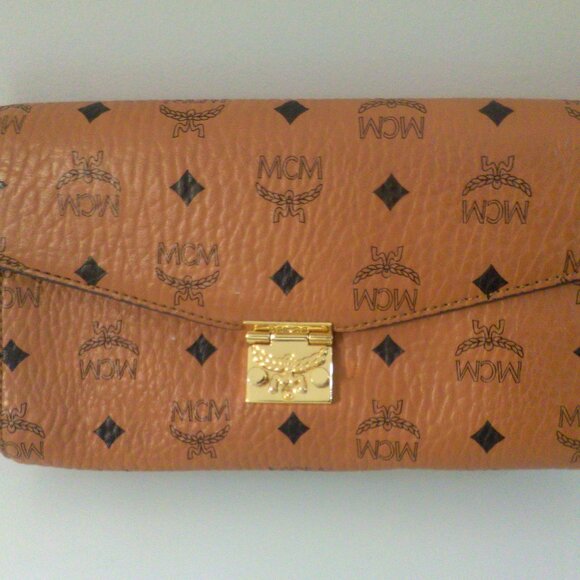 MCM monogram-print shoulder bag - Picture 4 of 6